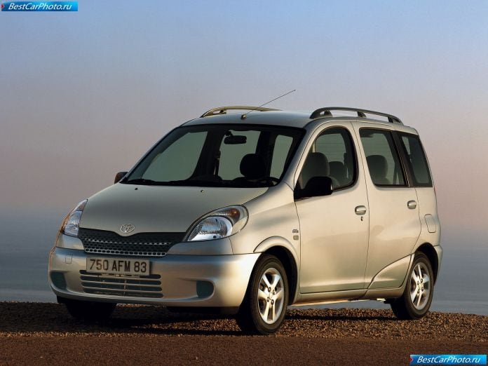 2000 Toyota Yaris Verso - фотография 1 из 29