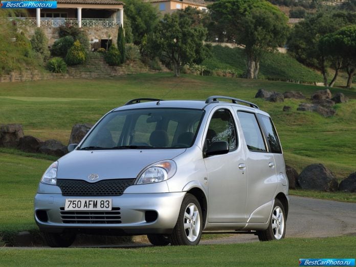 2000 Toyota Yaris Verso - фотография 4 из 29