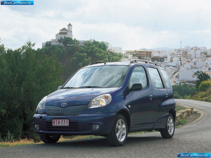 2000 Toyota Yaris Verso - фотография 5 из 29