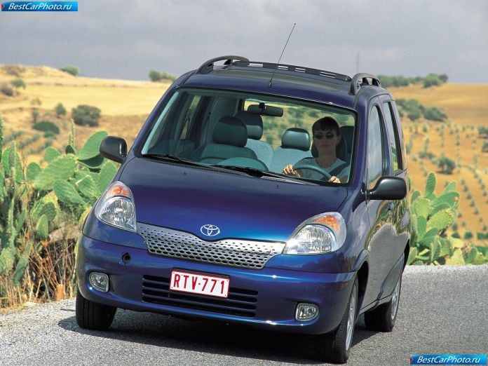 2000 Toyota Yaris Verso - фотография 6 из 29