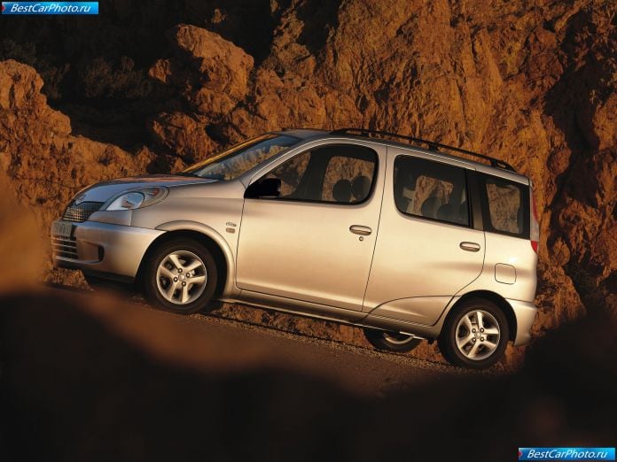 2000 Toyota Yaris Verso - фотография 9 из 29