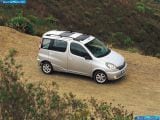 toyota_2000-yaris_verso_1600x1200_010.jpg