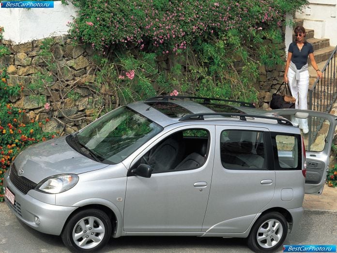 2000 Toyota Yaris Verso - фотография 12 из 29