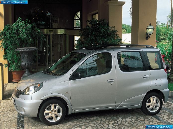 2000 Toyota Yaris Verso - фотография 13 из 29
