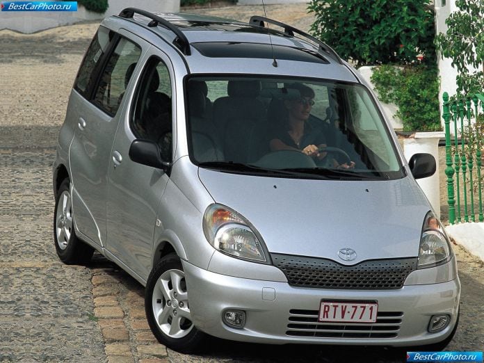 2000 Toyota Yaris Verso - фотография 14 из 29