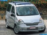 toyota_2000-yaris_verso_1600x1200_015.jpg