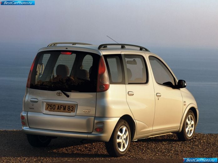 2000 Toyota Yaris Verso - фотография 18 из 29