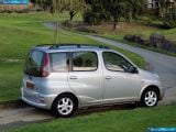 toyota_2000-yaris_verso_1600x1200_020.jpg
