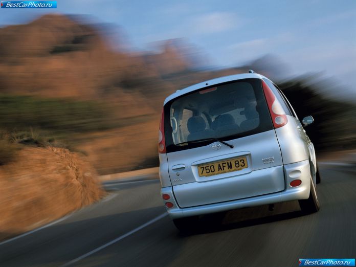 2000 Toyota Yaris Verso - фотография 22 из 29