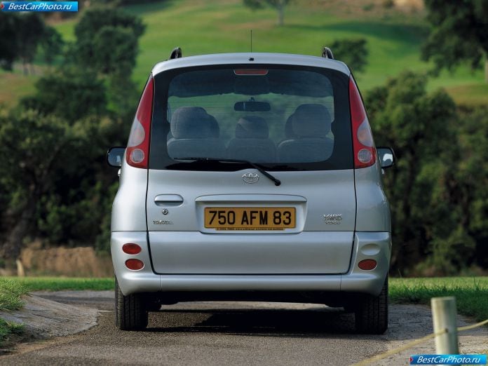 2000 Toyota Yaris Verso - фотография 24 из 29