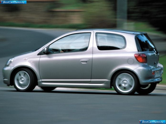 2001 Toyota Yaris T Sport - фотография 8 из 14