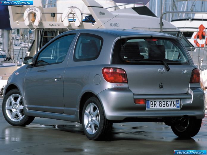 2001 Toyota Yaris T Sport - фотография 10 из 14