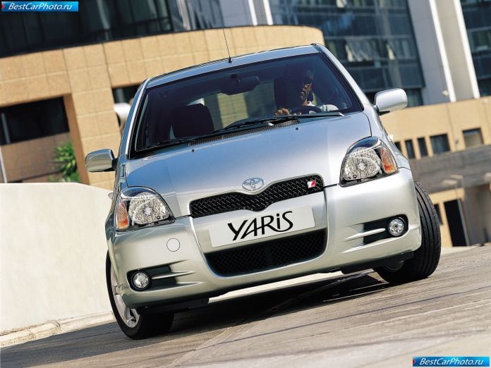 2001 Toyota Yaris T Sport - фотография 11 из 14