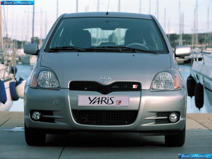 2001 Toyota Yaris T Sport - фотография 12 из 14