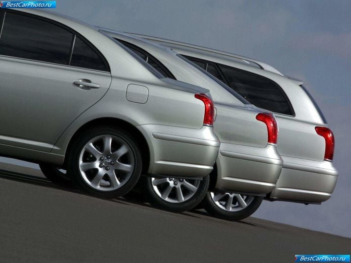 2003 Toyota Avensis - фотография 3 из 31