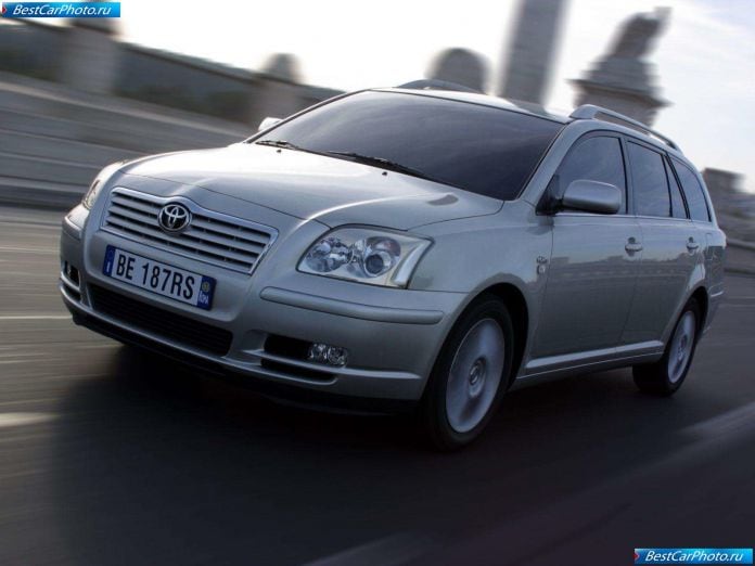 2003 Toyota Avensis Estate - фотография 7 из 15
