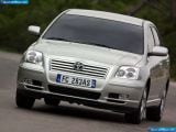 toyota_2003-avensis_sedan_1600x1200_008.jpg