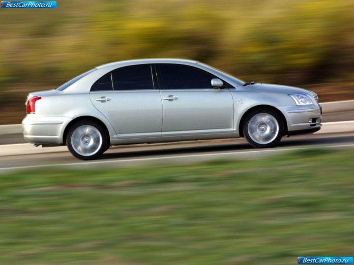 2003 Toyota Avensis Sedan - фотография 10 из 14