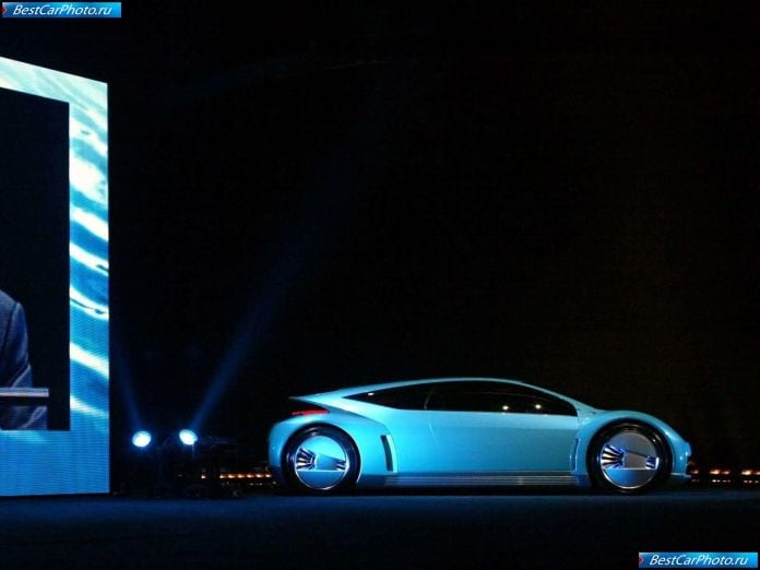 2003 Toyota Fines Fuelcell Concept - фотография 5 из 12