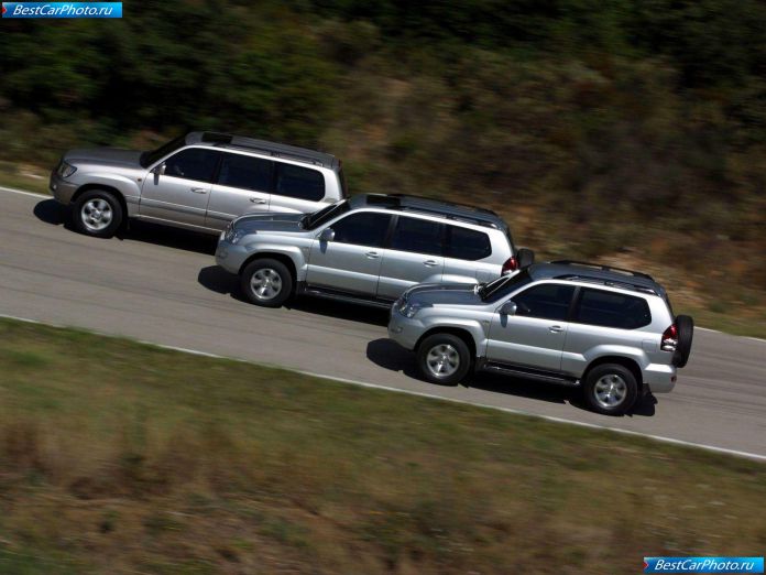 2003 Toyota Land Cruiser - фотография 2 из 11