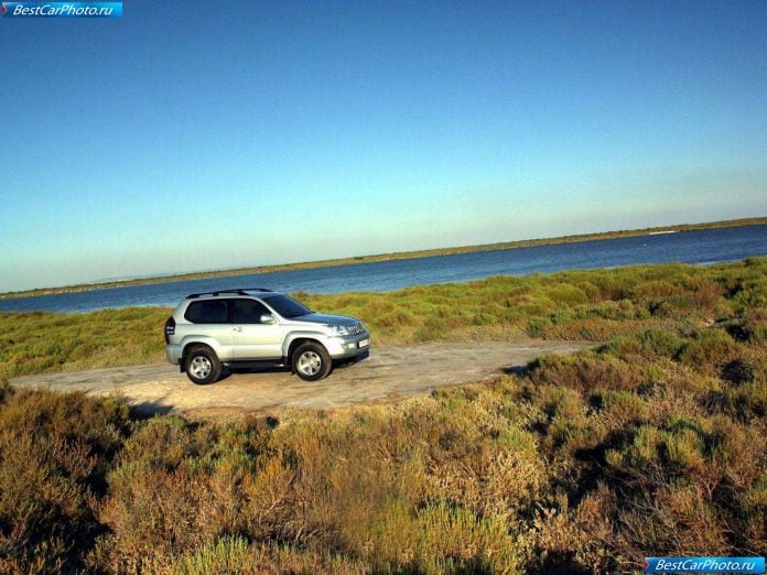 2003 Toyota Land Cruiser - фотография 8 из 11