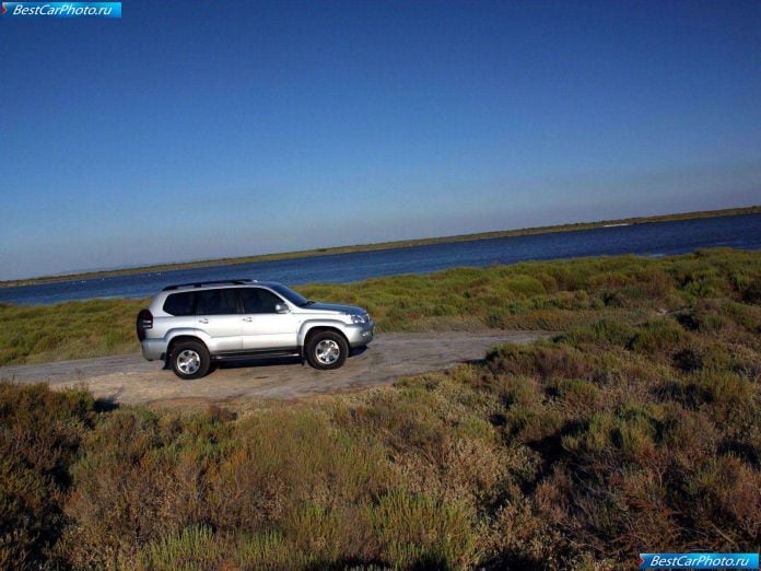 2003 Toyota Land Cruiser - фотография 9 из 11