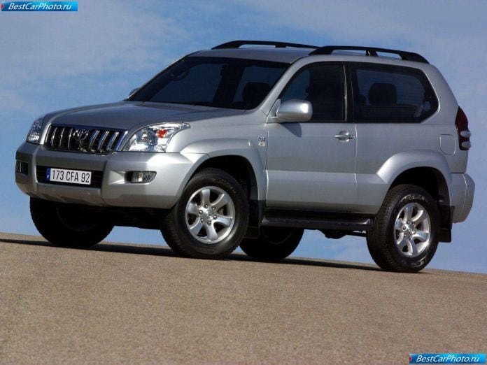 2003 Toyota Land Cruiser 3d - фотография 8 из 58