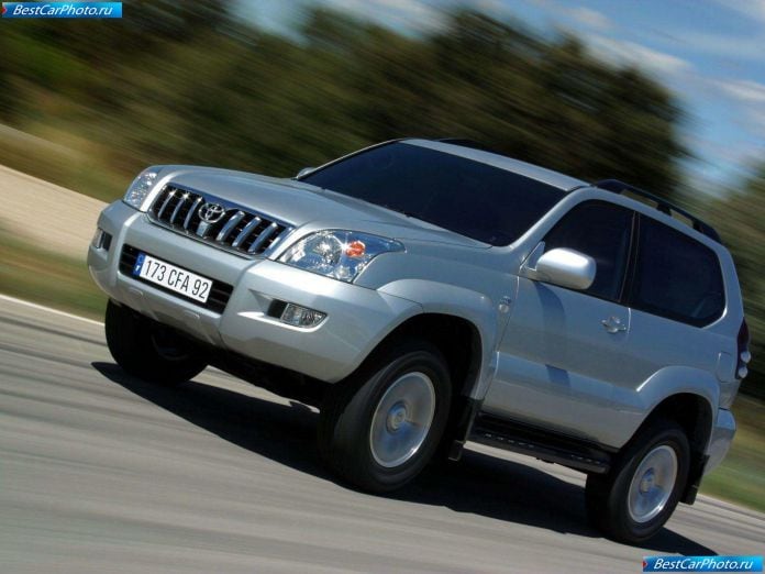 2003 Toyota Land Cruiser 3d - фотография 12 из 58