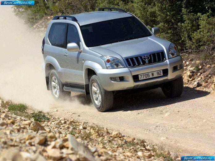 2003 Toyota Land Cruiser 3d - фотография 25 из 58