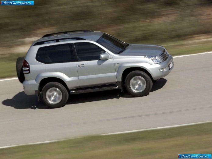 2003 Toyota Land Cruiser 3d - фотография 32 из 58