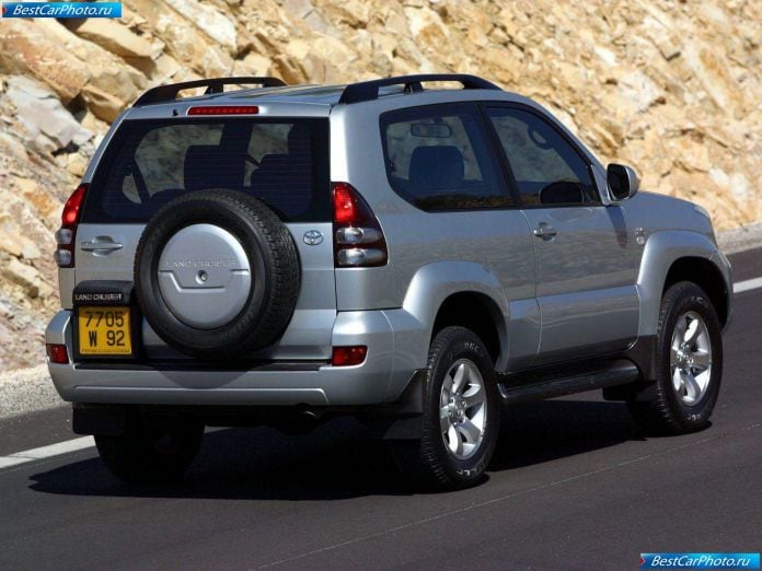 2003 Toyota Land Cruiser 3d - фотография 38 из 58
