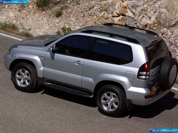 2003 Toyota Land Cruiser 3d - фотография 40 из 58