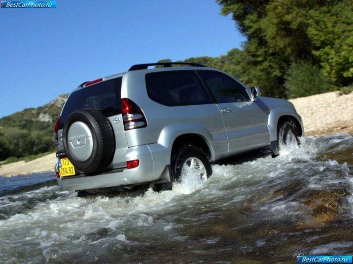 2003 Toyota Land Cruiser 3d - фотография 42 из 58