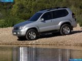 toyota_2003-land_cruiser_3d_1600x1200_045.jpg