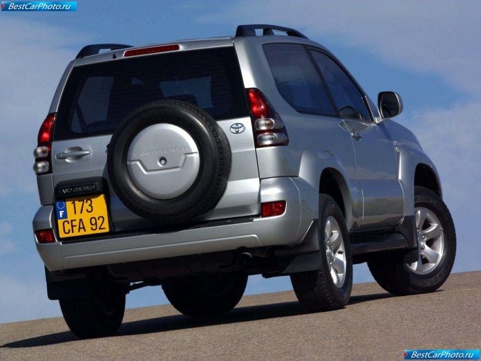 2003 Toyota Land Cruiser 3d - фотография 48 из 58