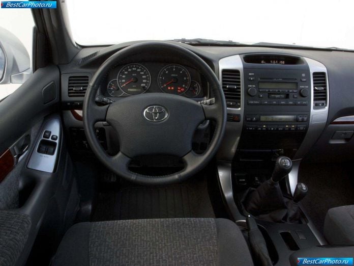 2003 Toyota Land Cruiser 3d - фотография 49 из 58