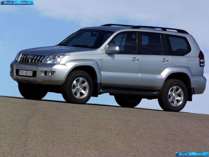 2003 Toyota Land Cruiser 5d - фотография 8 из 50
