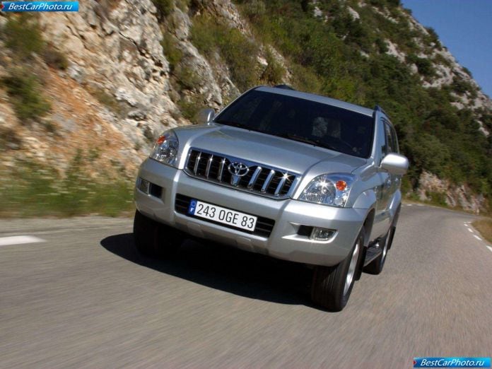 2003 Toyota Land Cruiser 5d - фотография 9 из 50