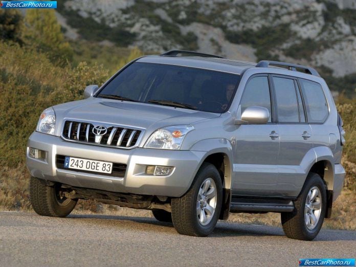 2003 Toyota Land Cruiser 5d - фотография 10 из 50