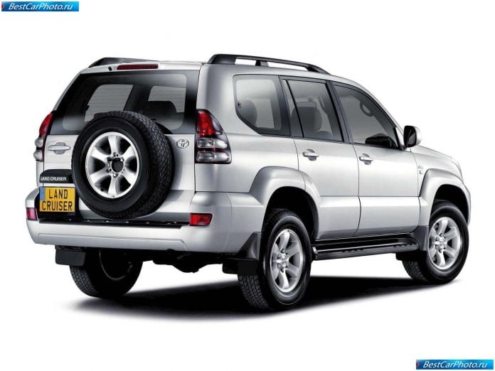 2003 Toyota Land Cruiser 5d - фотография 27 из 50