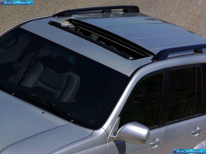 2003 Toyota Land Cruiser 5d - фотография 47 из 50