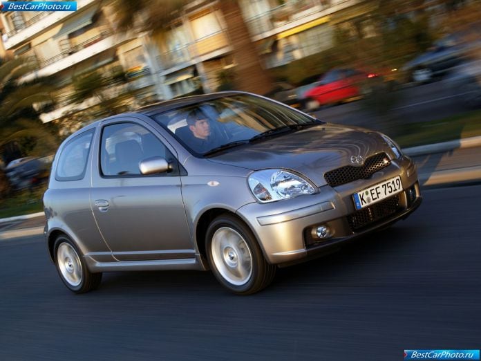 2003 Toyota Yaris - фотография 12 из 67