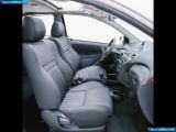toyota_2003-yaris_1600x1200_064.jpg