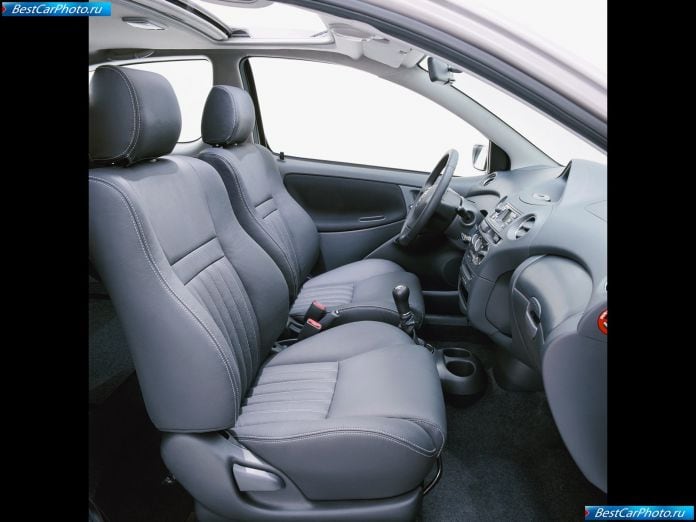 2003 Toyota Yaris - фотография 64 из 67