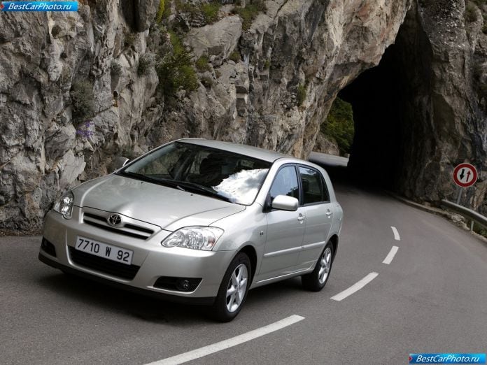 2004 Toyota Corolla - фотография 23 из 125