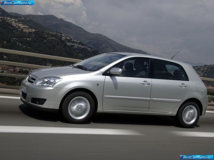 2004 Toyota Corolla - фотография 40 из 125