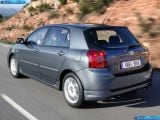 toyota_2004-corolla_1600x1200_082.jpg