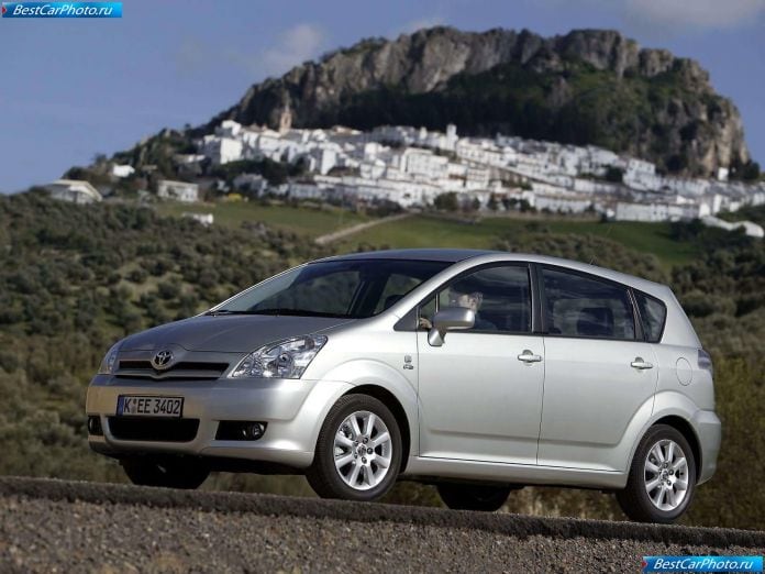 2004 Toyota Corolla Verso D4d - фотография 4 из 81
