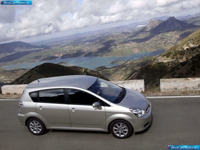 2004 Toyota Corolla Verso D4d - фотография 7 из 81