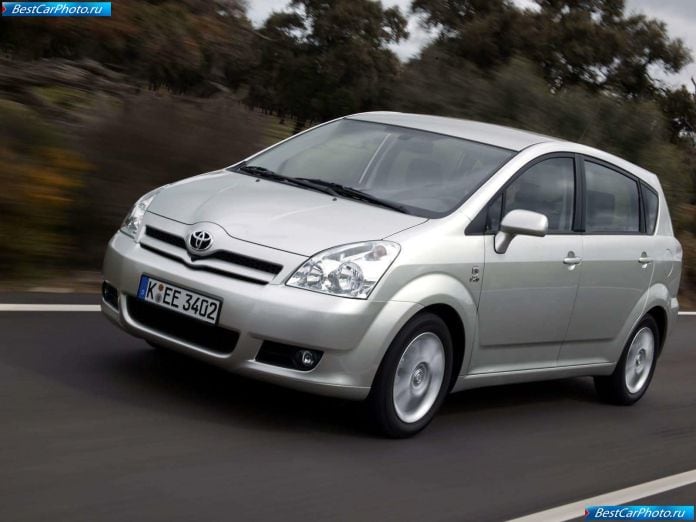 2004 Toyota Corolla Verso D4d - фотография 21 из 81